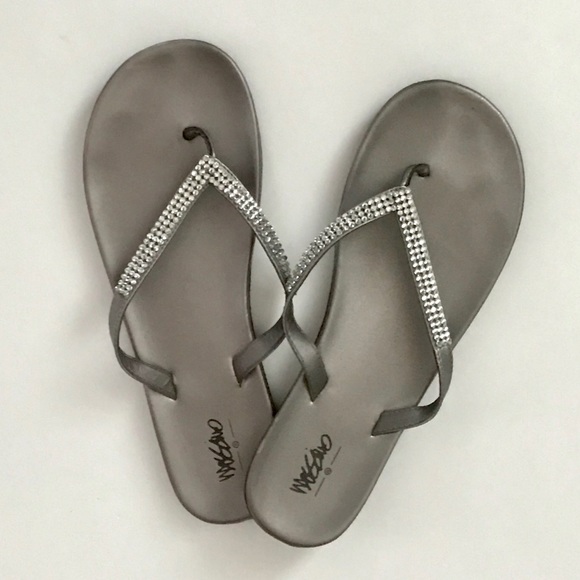 mossimo flip flops mens